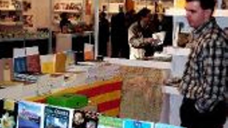 La Feria del Libro Aragonés viste de fiesta cultural a Monzón