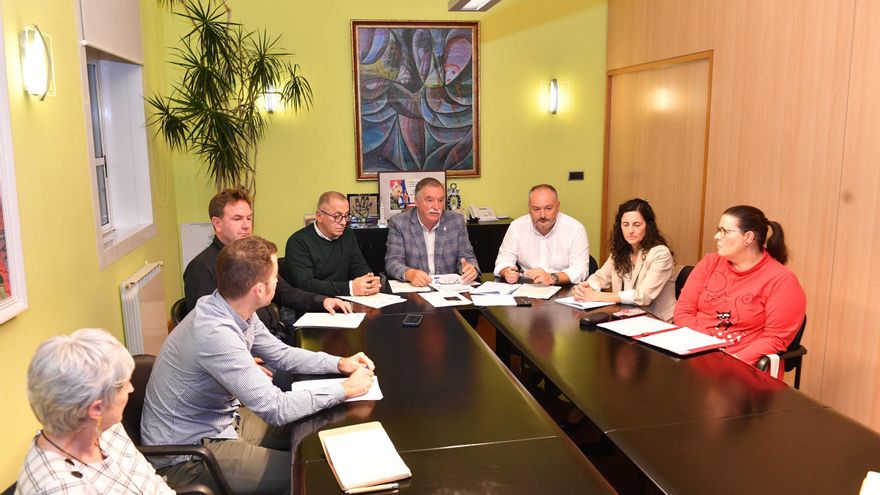 La Xunta avisa: si la comarca no firma el acuerdo del bus se quedará sin descuentos