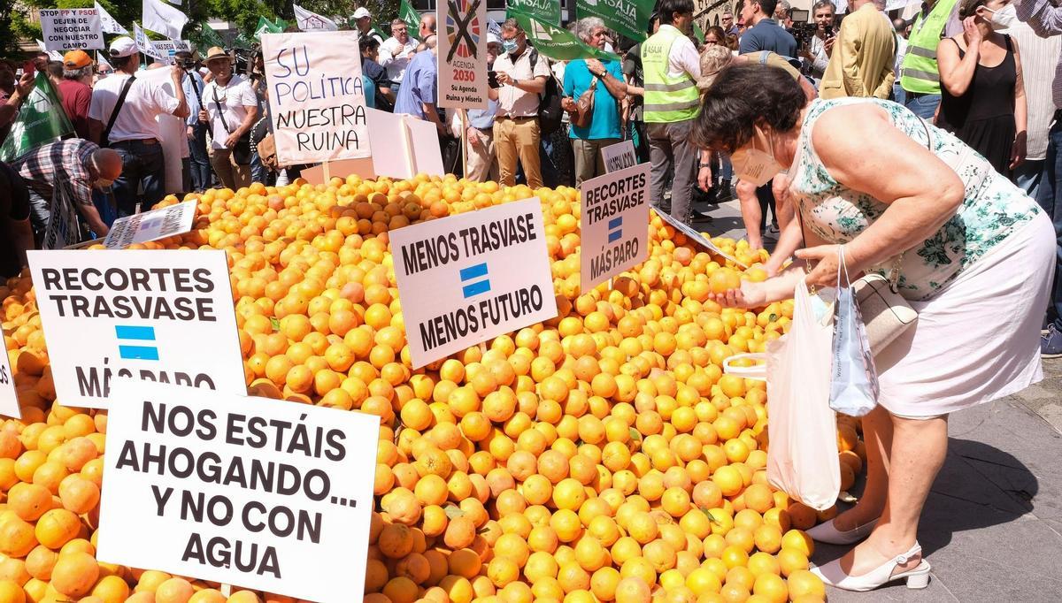 Protesta contra el recorte del trasvase