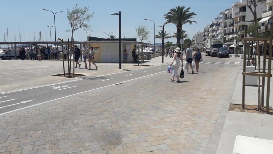 Imagen de la primera línea del Port de Pollença, hoy a mediodía.