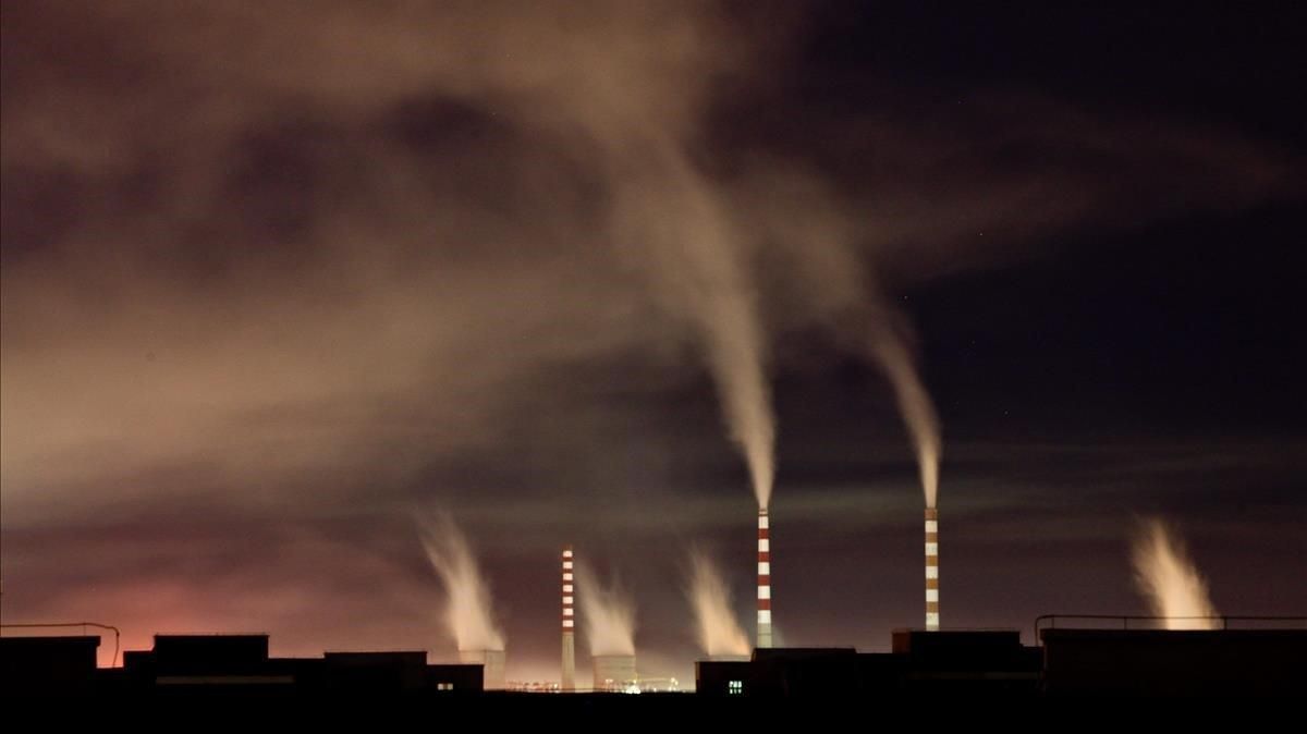 zentauroepp51097229 graf6834 chimeneas de una planta de energ a de carb n emite191127104354 zentauroepp51097229 graf6834 chimeneas de una planta de energ a de carb n emite191127104354