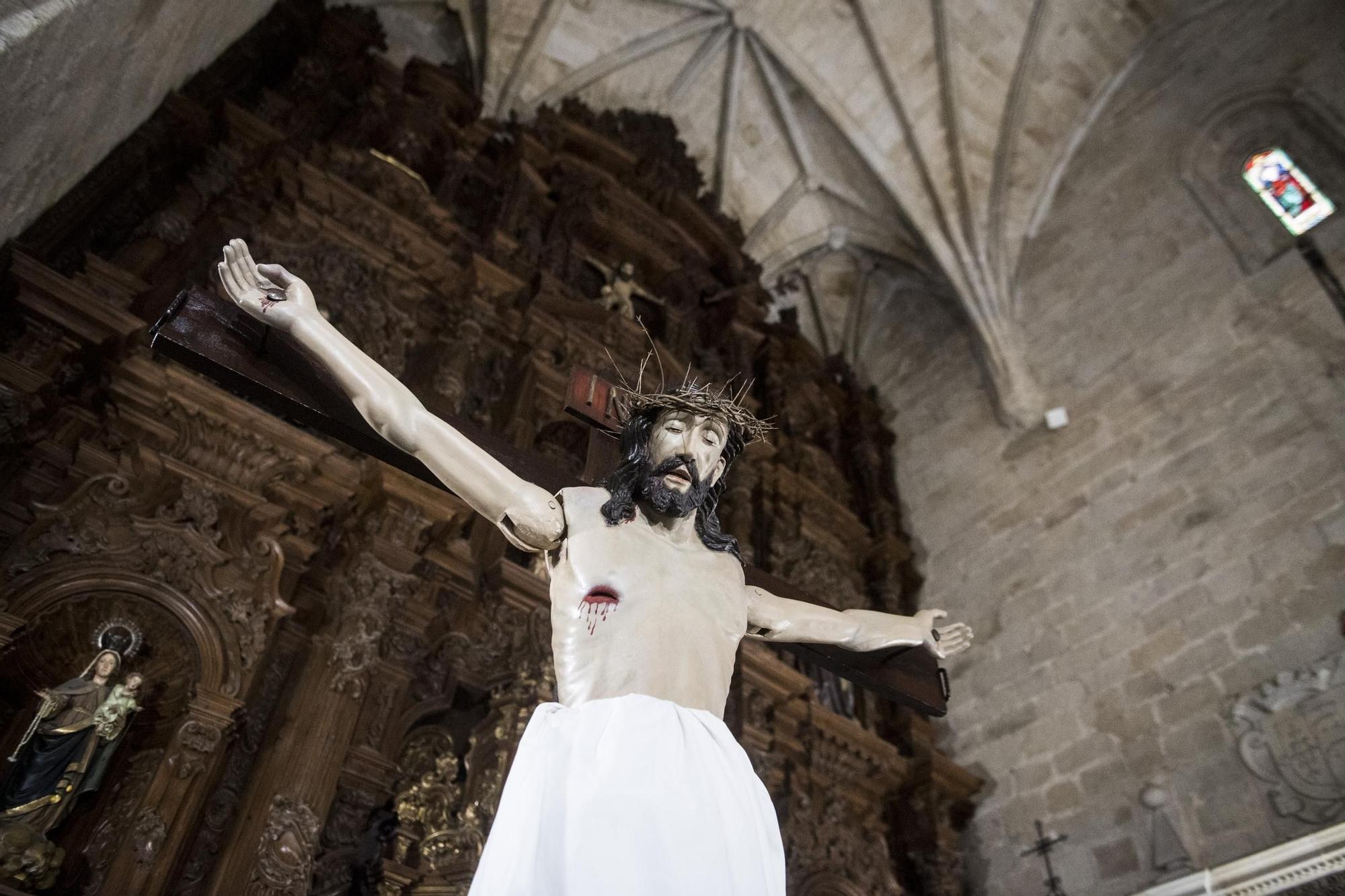 FOTOGALERÍA | El Santo Entierro en Cáceres