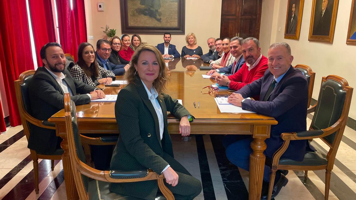 La alcaldesa de Castelló, Begoña Carrasco, preside la reunión de la junta de portavoces del ayuntamiento de la capital de la Plana.