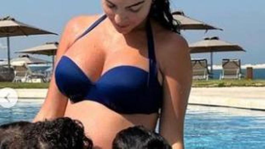 Georgina Rodríguez con sus hijos