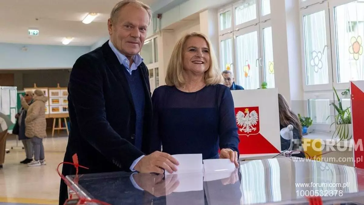 Tusk remodela su Gobierno por la presión de sus socios tras la victoria ultra en las presidenciales