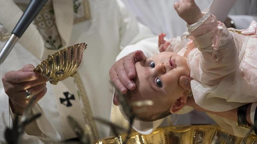 El Papa crea otra comisión para que las mujeres sean diáconas