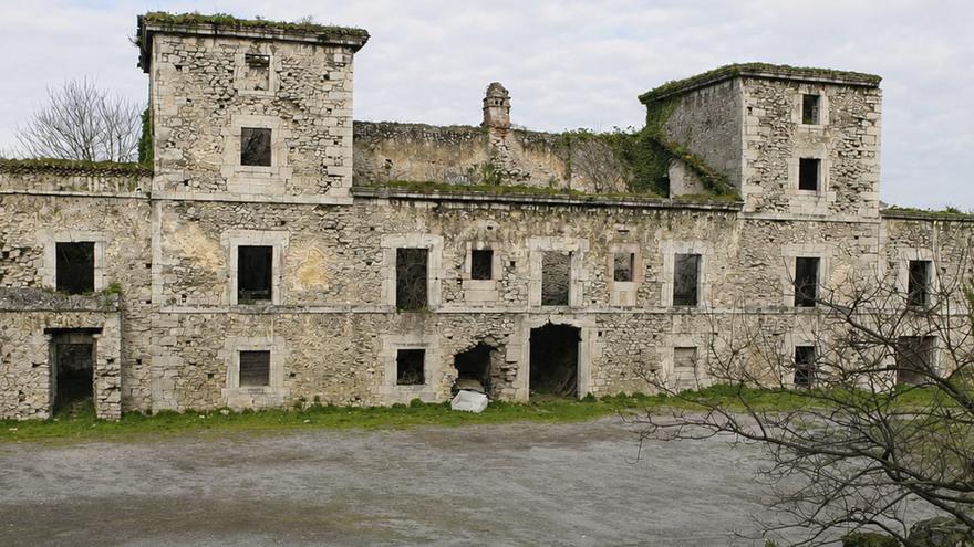 Llanes autoriza convertir en hotel de gran lujo dos históricos palacios