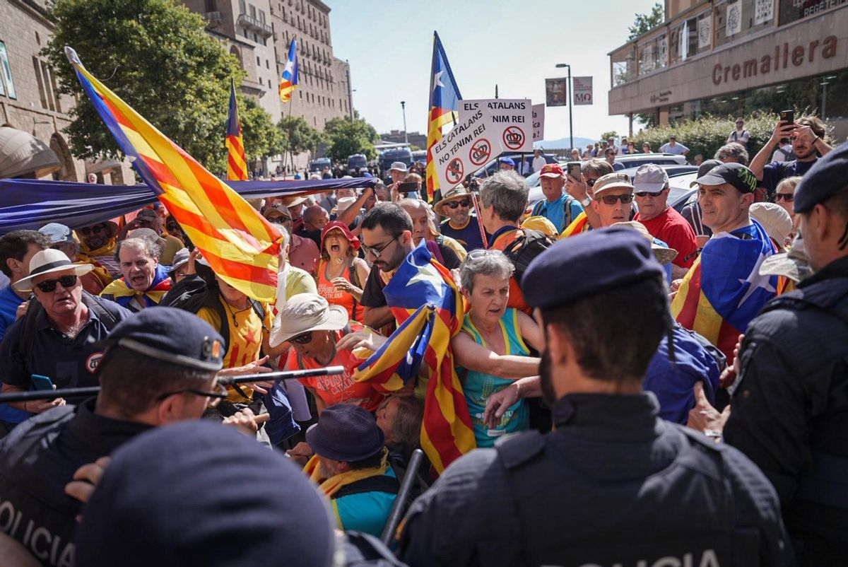 Protestas en Montserrat por la visita de los Reyes de España