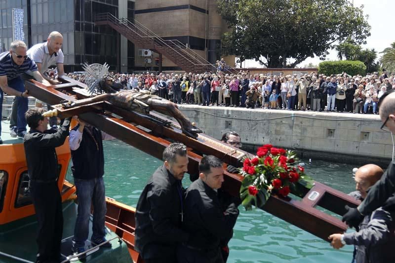 Llegada del Cristo del Grao, el Negret, al puerto