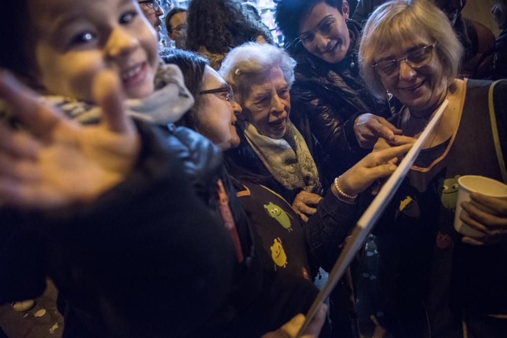 Festa sorpresa per homenatjar una comerciant que ha fet història a Manresa