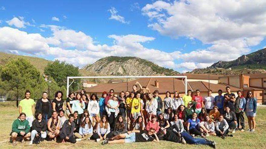 Jóvenes de la comarca participan en un campo de trabajo de Montalbán