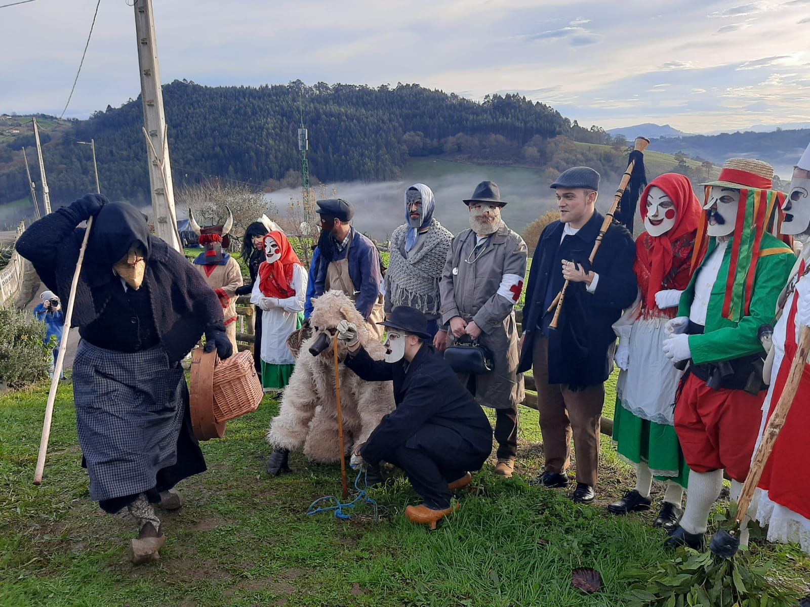 Los Aguilandeiros recorren San Xuan de Villapañada: así ha sido su recorrido por la parroquia moscona