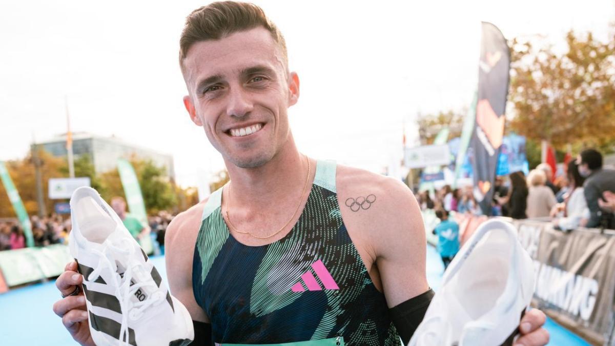 Carlos Mayo, récord bate el récord de España en Valencia