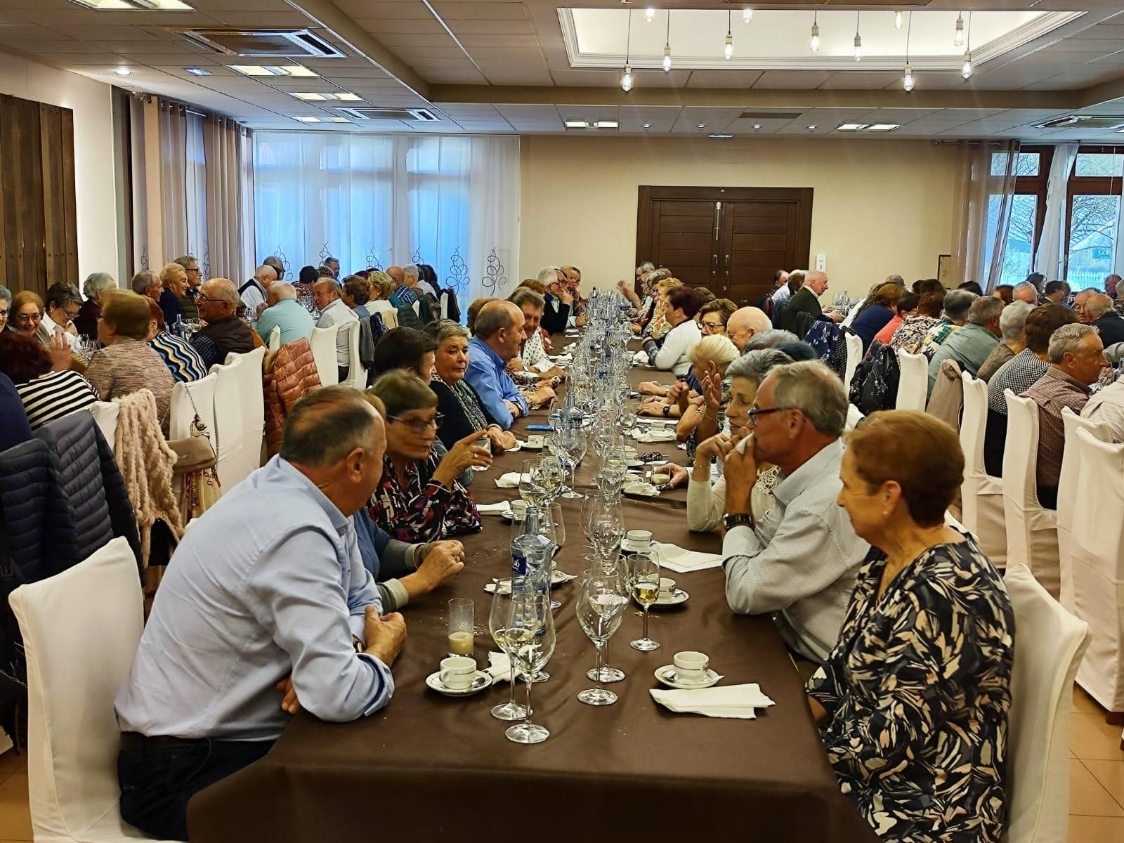 Villaviciosa ya tiene "Abuelos del año": así fue la jornada de la tercera edad