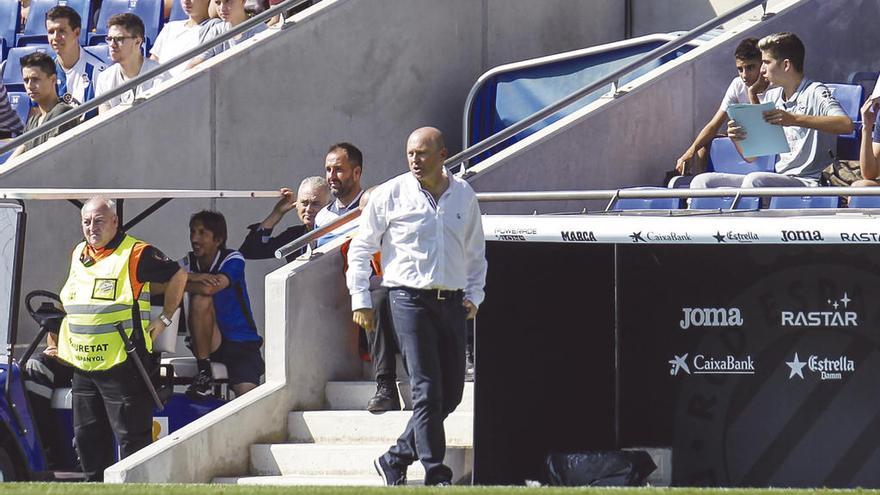 Pepe Mel, durante el partido de ayer.