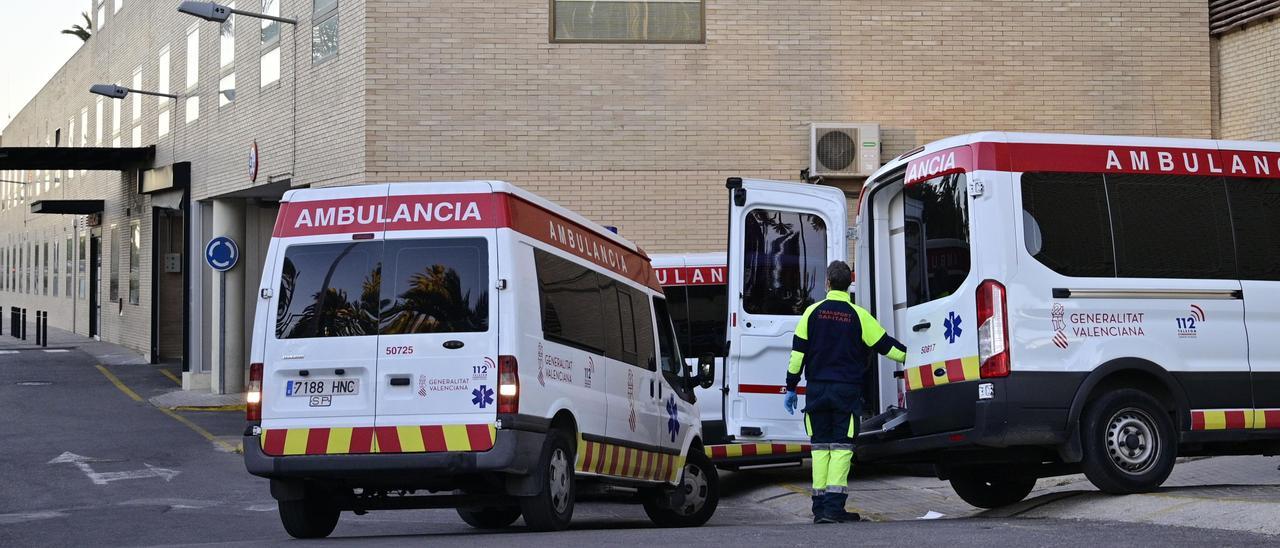 Acceso de urgencias del Hospital General de Elche.