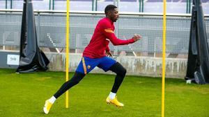 Dembélé, en el entrenamiento en la ciudad deportiva del Barça.