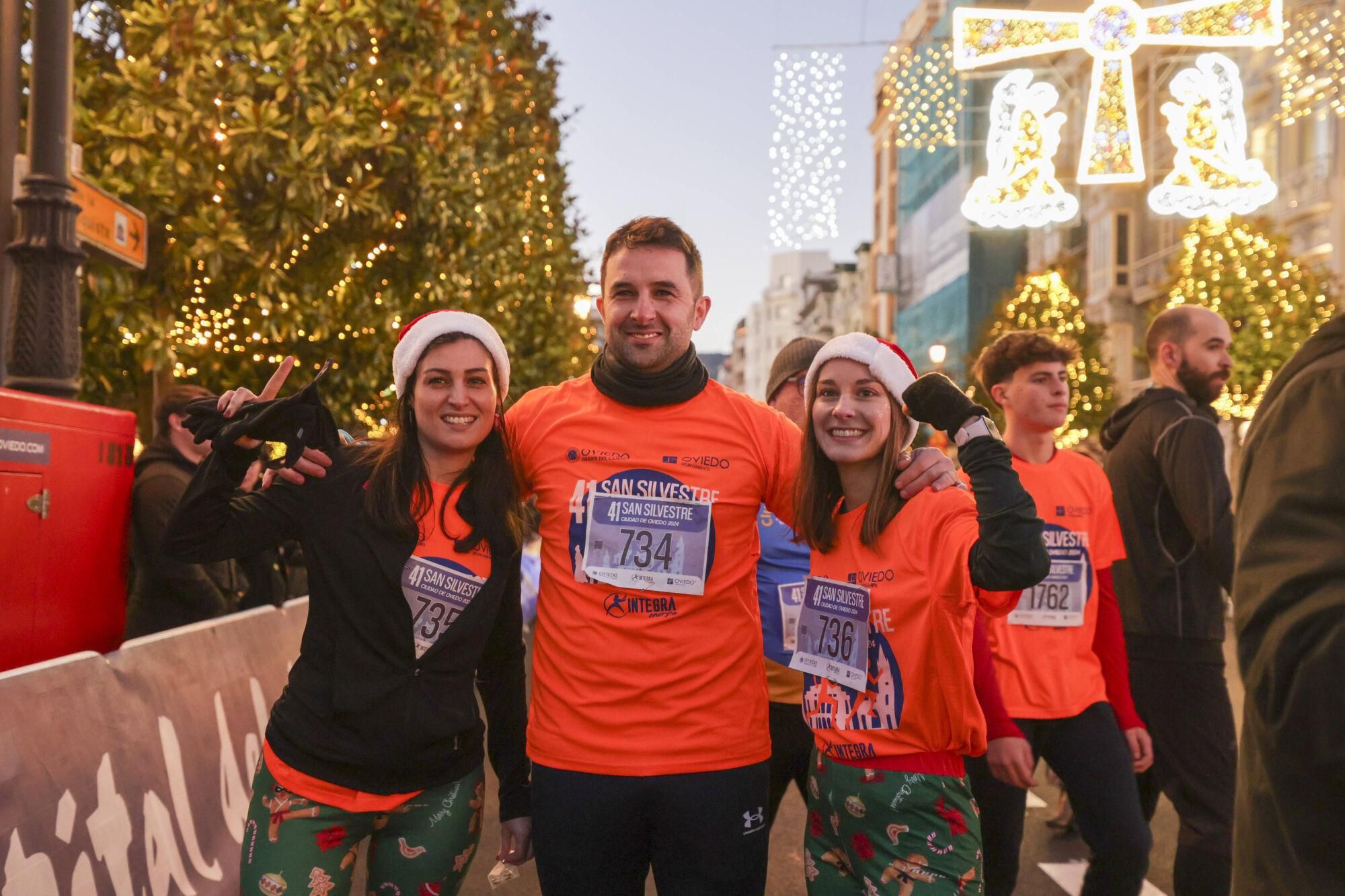 EN IMÁGENES: Alejandro Onís y Mariam Benkert saltan del segundo al primer puesto en la San Silvestre de Oviedo