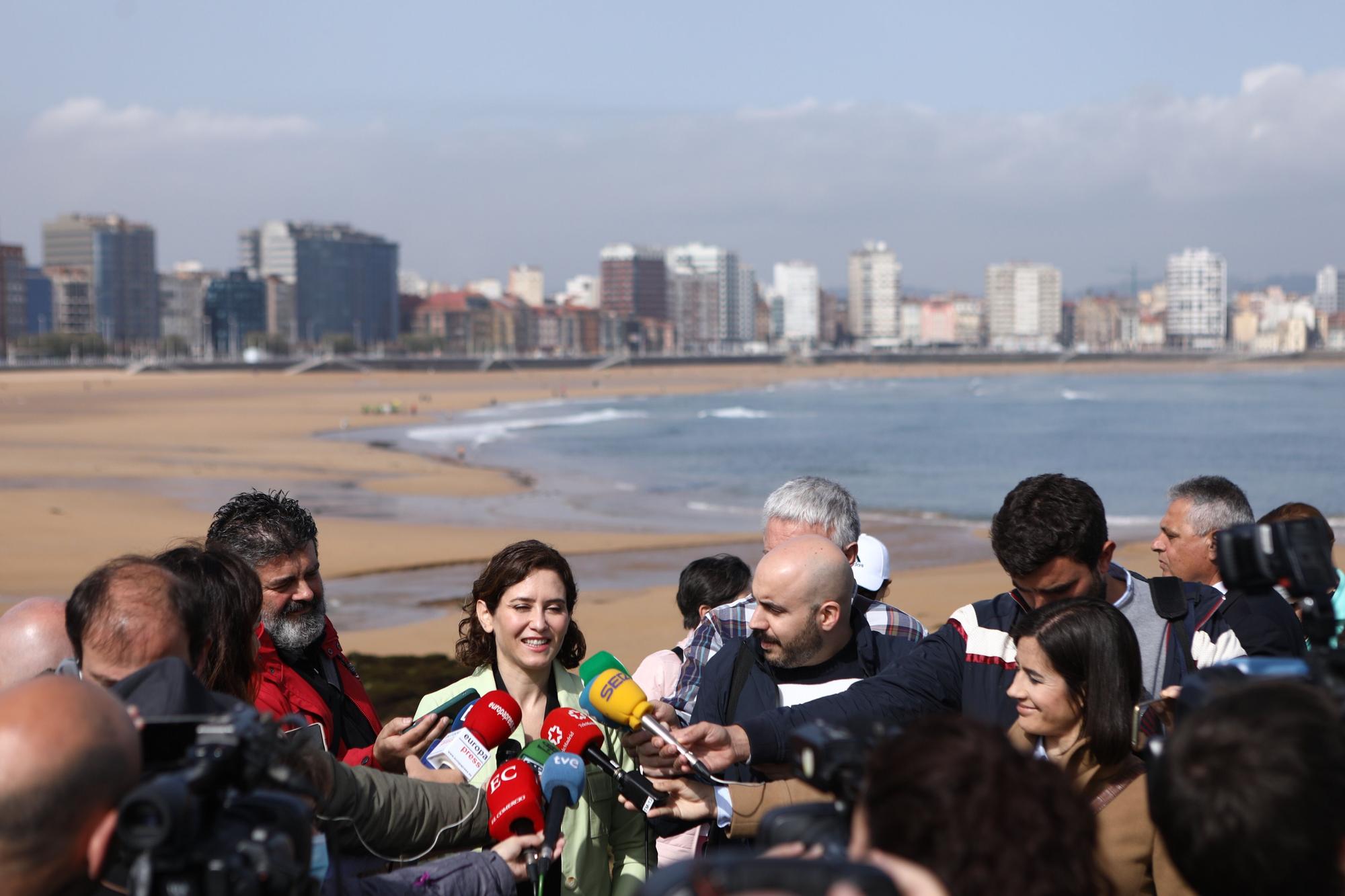 La visita de Isabel Díaz Ayuso a Gijón, en imágenes