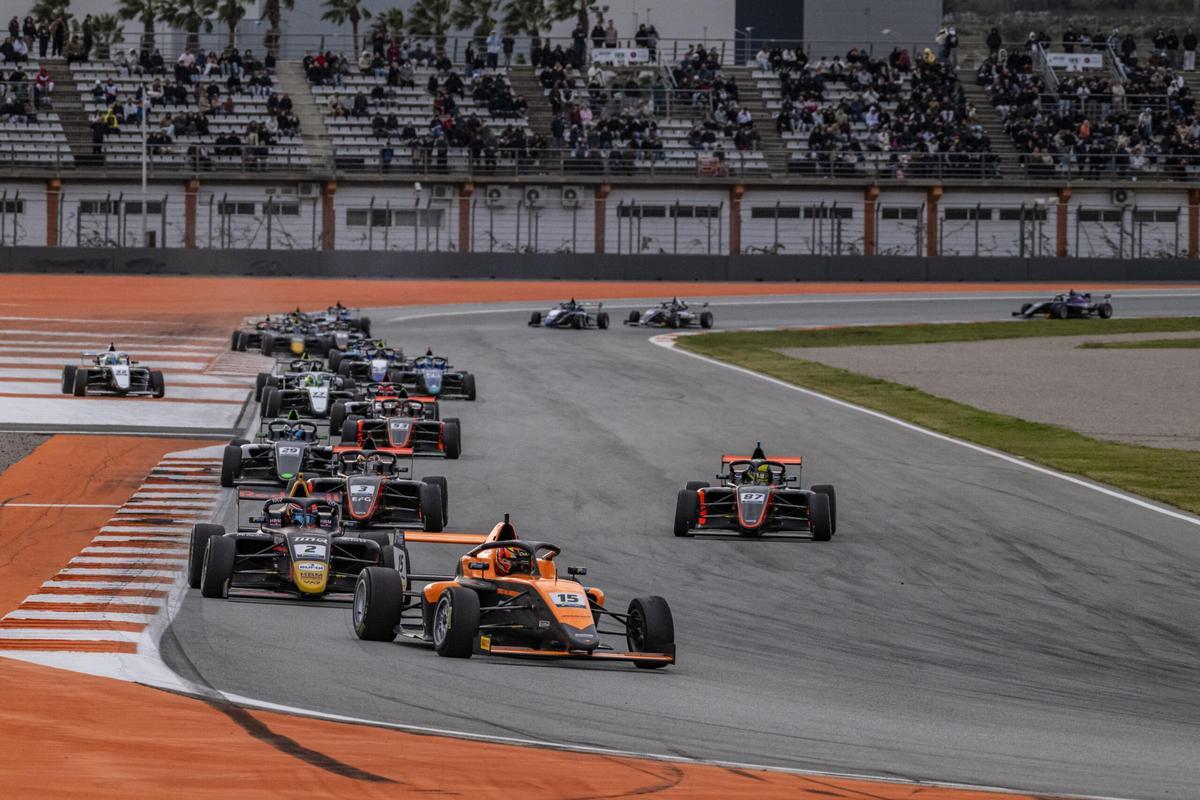 Carrera de Fórmula 4, en el  Circuit Ricardo Tormo.