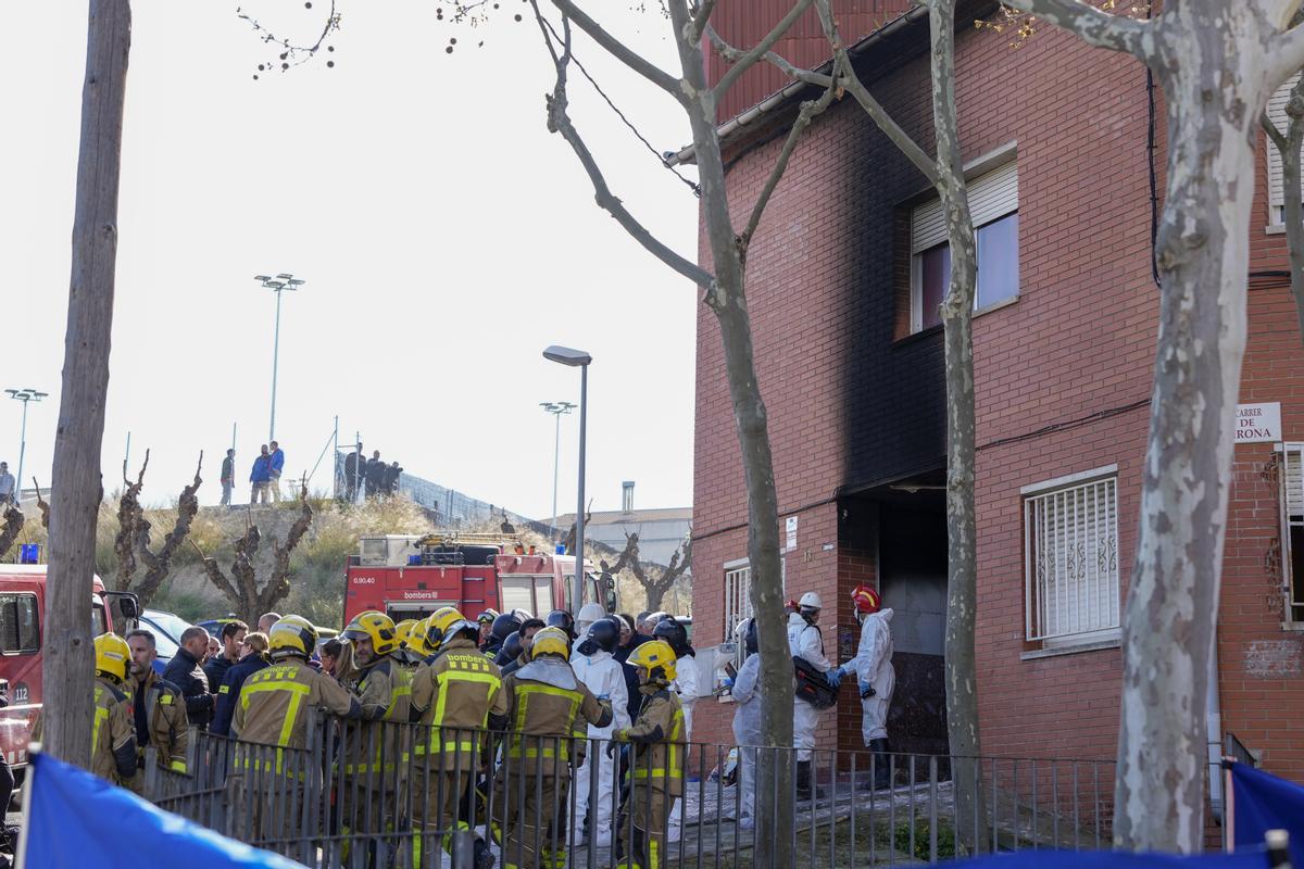 Mueren tres personas en el incendio de un edificio de viviendas