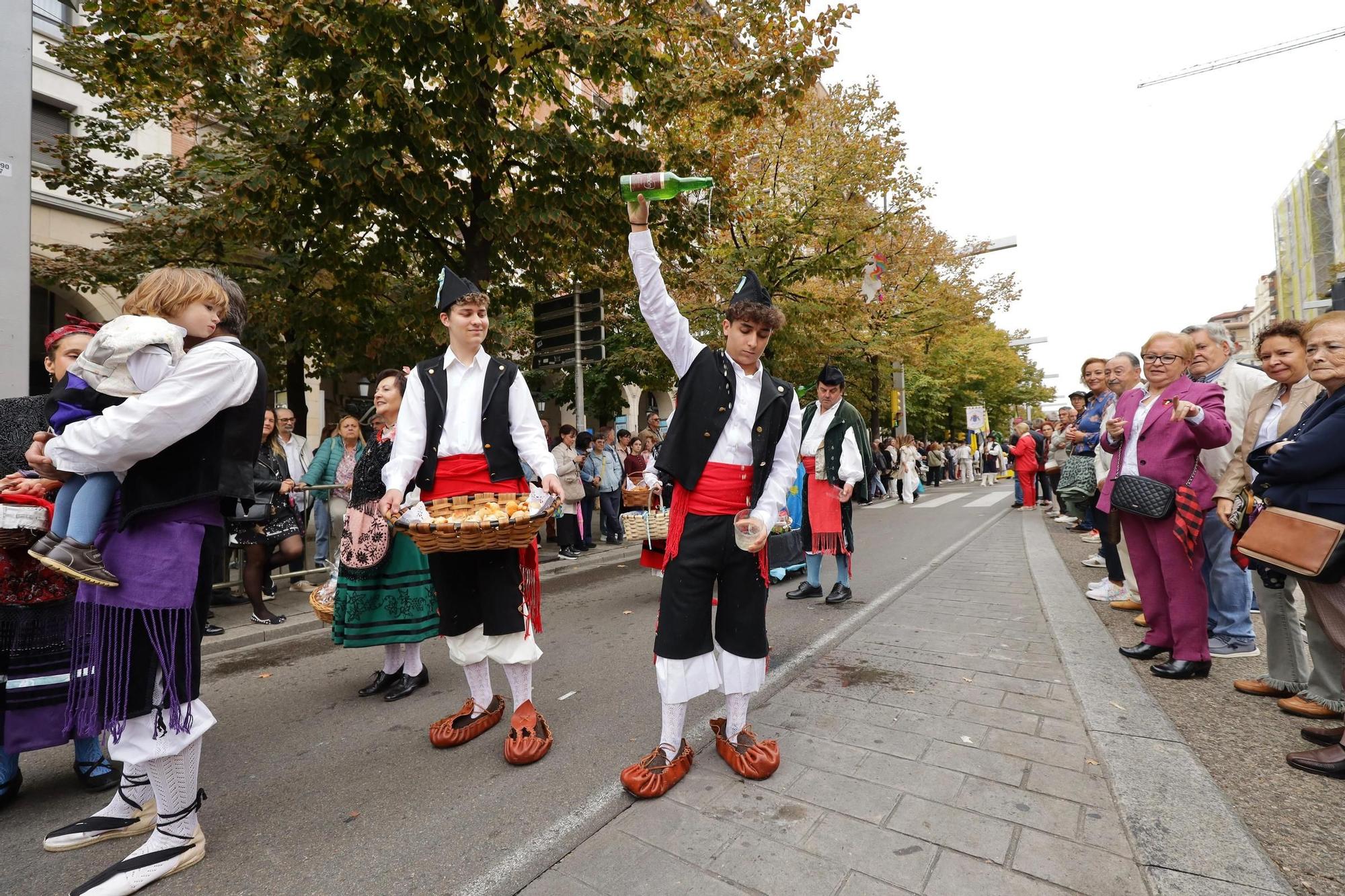 La Ofrenda de Frutos brilla un año más por el centro de Zaragoza