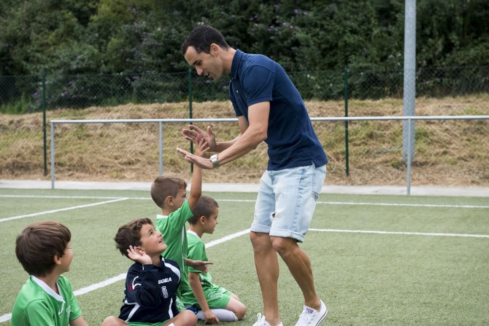 Linares visita el campus del Real Oviedo