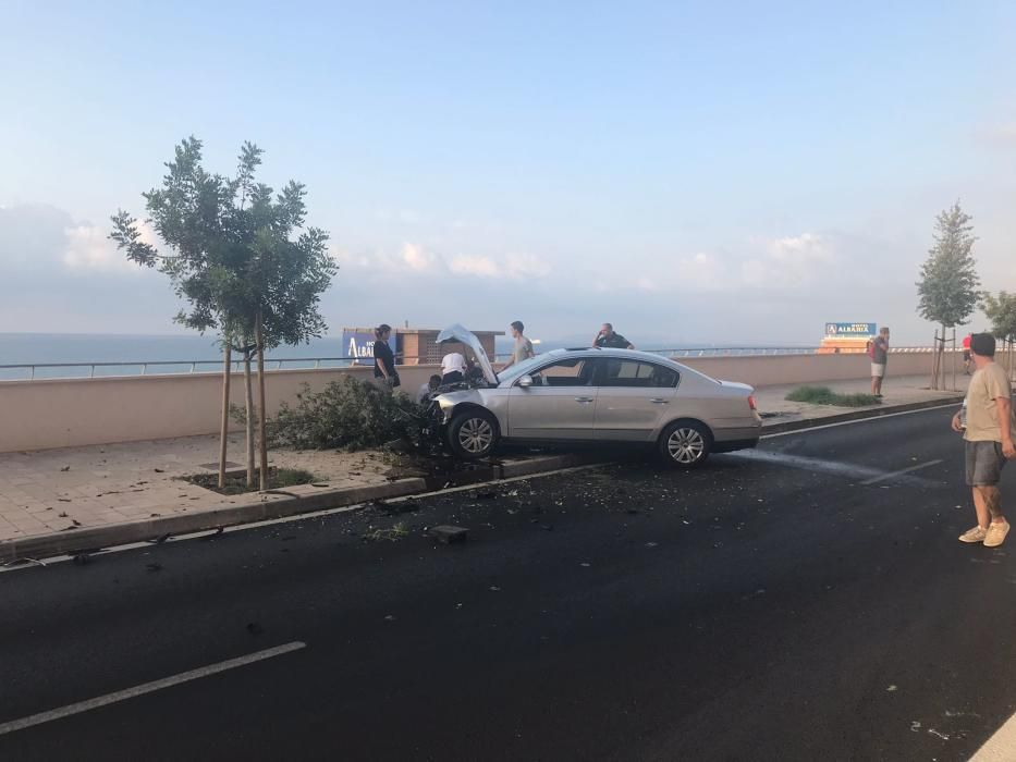 Accidente de tráfico en la avenida de Villajoyosa de Alicante