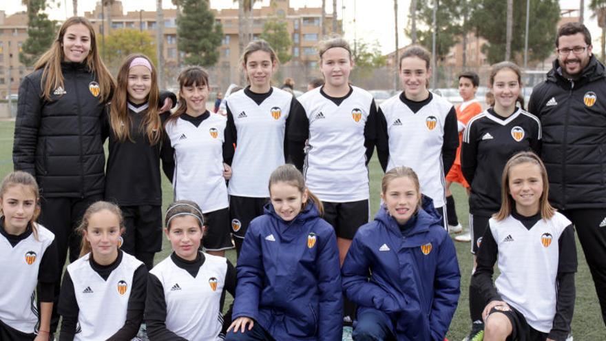 El Valencia trasladará  el fútbol base femenino