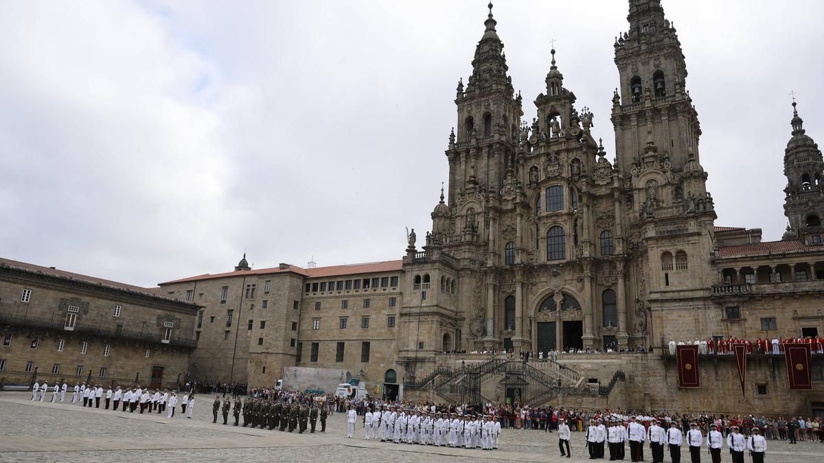 El presidente del Parlamento de Galicia renueva la Ofrenda al Apóstol en Santiago como delegado regio