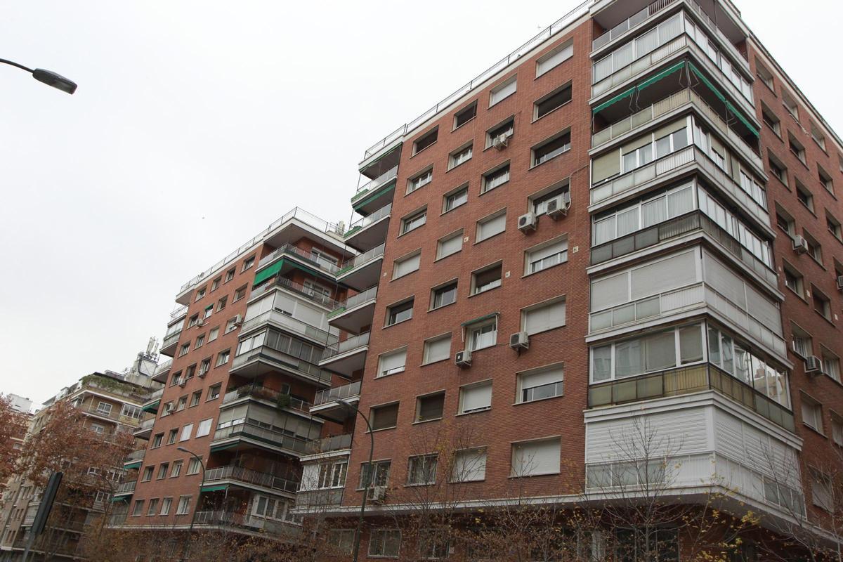 Un edificio de viviendas