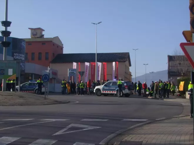 Un tall dels CDR a l'entrada d'Olot fa cancel·lar el transport escolar de 4 centres