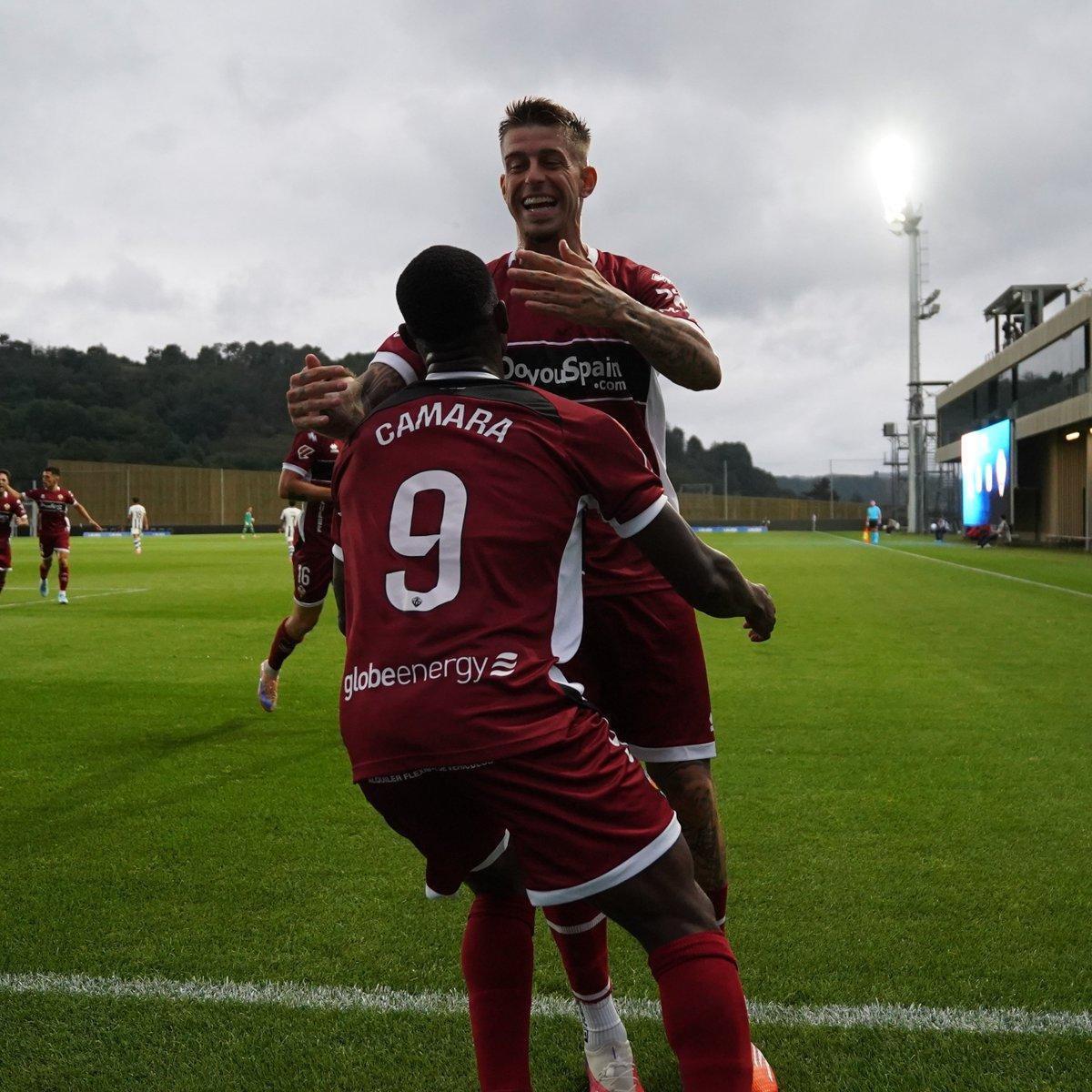 Celebración del 0-1 del Castellón al Sanse entre Raúl Sánchez y Ousmane Camara.
