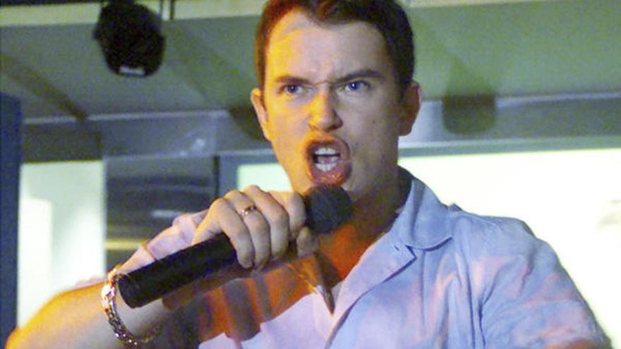 Stephen Gately durante una actuación.