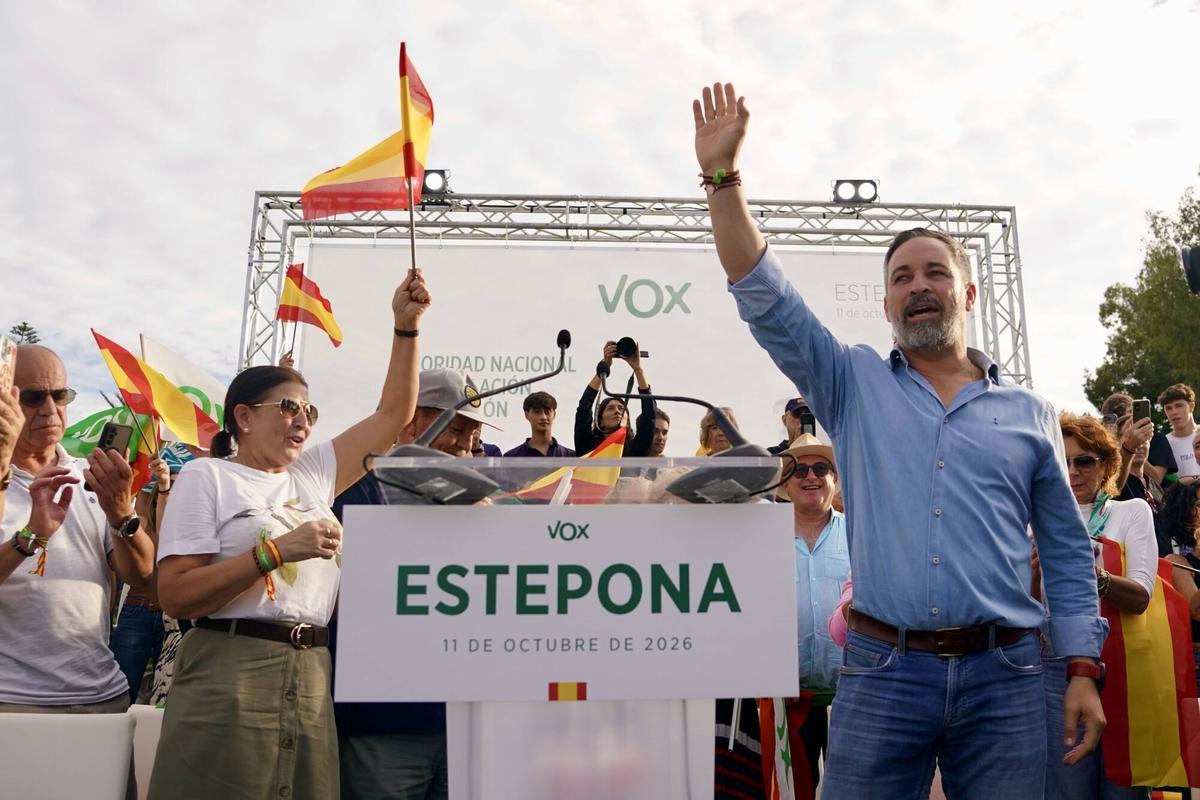 Santaigo Abascal Santiago Abascal arranca la precampaña electoral al 29N en Estepona y ...