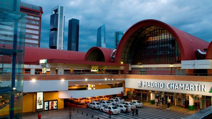 Transportes negocia con los operadores privados la solución mixta para los AVE en Atocha y Chamartín