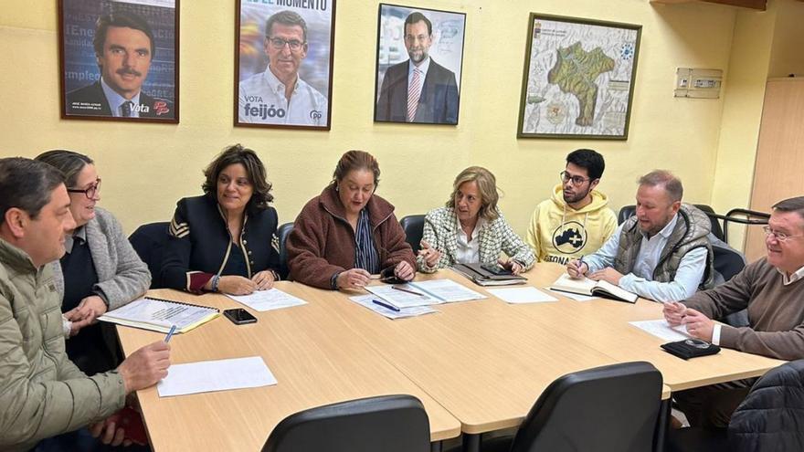 La reunión de los portavoces del PP celebrada en Langreo. | LNE