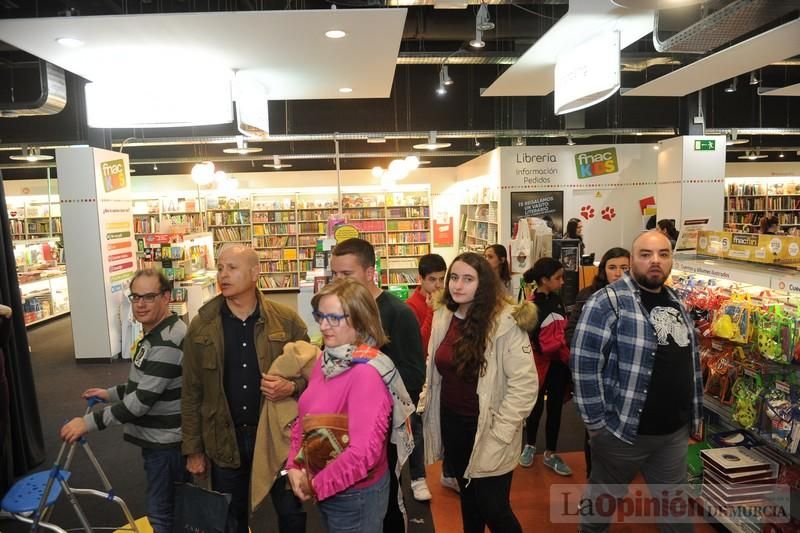 Ruth Lorenzo presenta 'Loveaholic' en la FNAC de Nueva Condomina