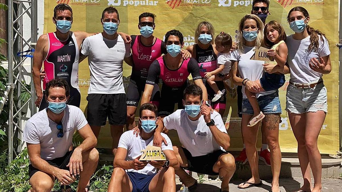 Expedición del
Morvedre Triatlón
en Navajas. Levante-EMV