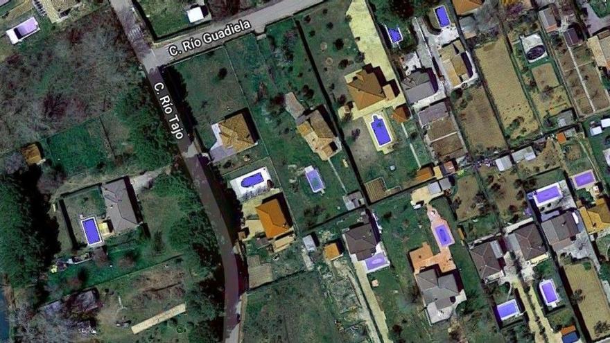 Vista aèria d&#039;una zona d&#039;El Soto, una de les urbanitzacions d&#039;Illana, la localitat amb més piscines per habitant d&#039;Espanya