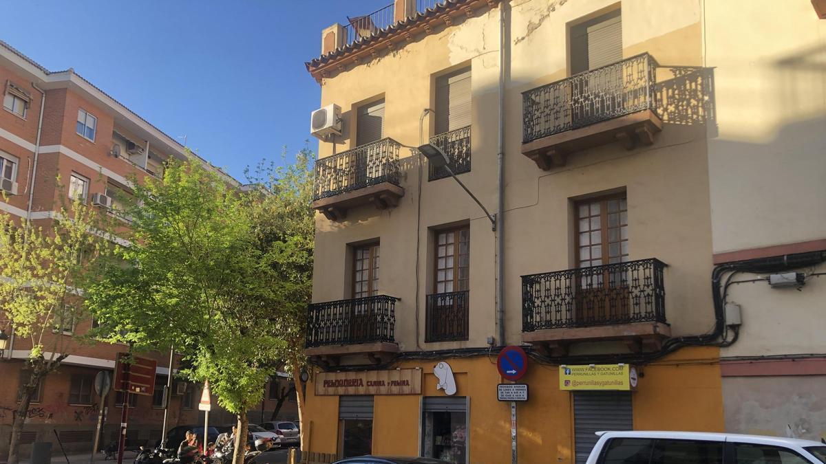 Vídeos | Colchonerías Conejero y Macías, Joyería Mayoral y Helga de Alvear en la calle alta de Cáceres