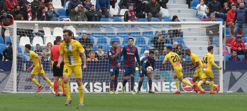 Levante UD - RCD Espanyol, en imágenes