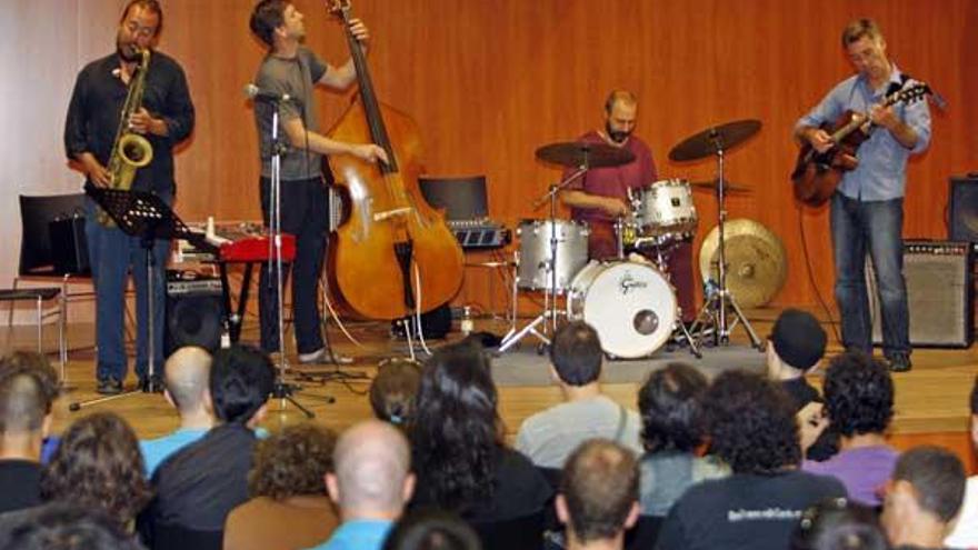 Bill McHenry, Joe Martin, Jorge Rossy y Peter Bernstein actuando en Nigrán.  // Marta G. Brea