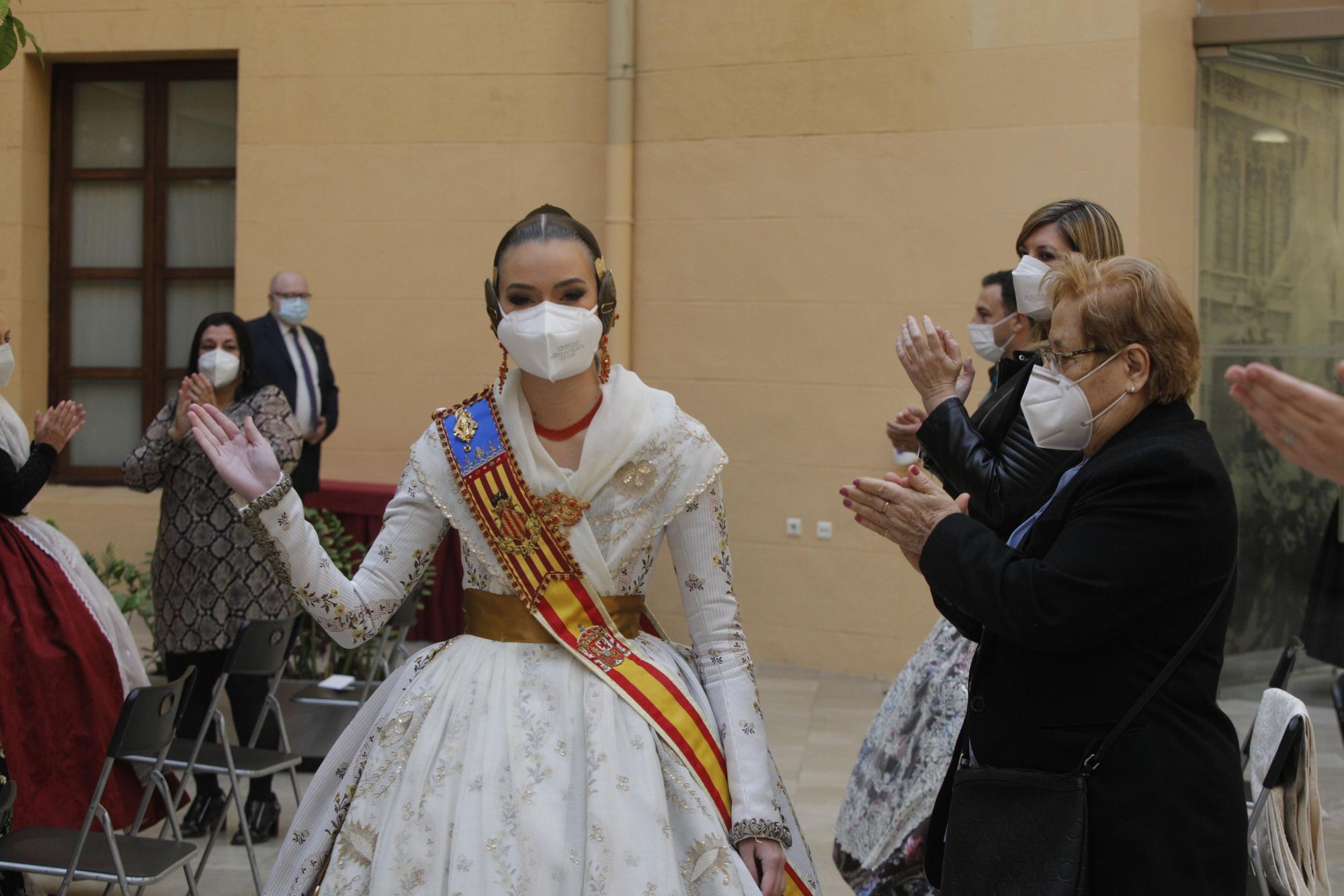 Los falleros de Campanar reciben los "Bunyols de Brillants"