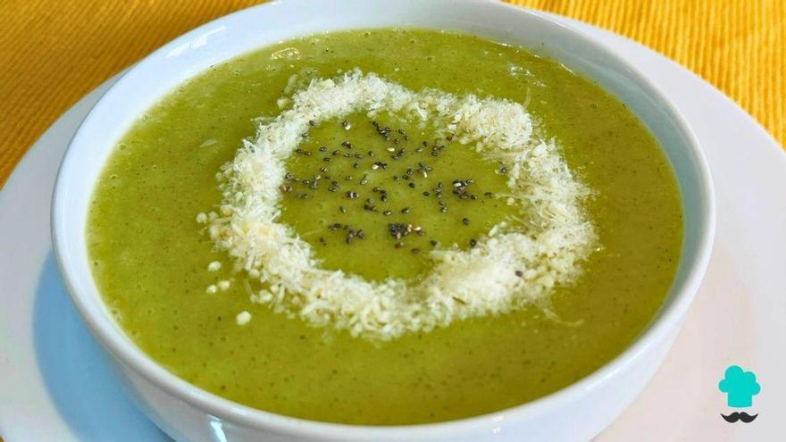Crema fría de calabacín: fácil, cremosa y ligera, sin quedar pesada