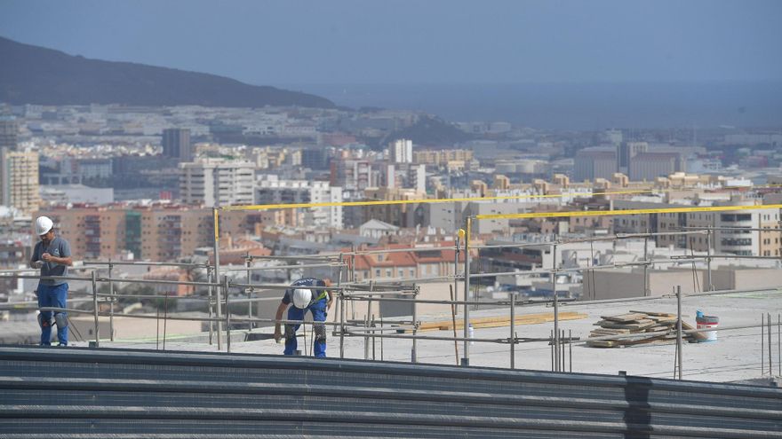 Los constructores avisan que la RIC es clave para paliar la falta de casas en Canarias