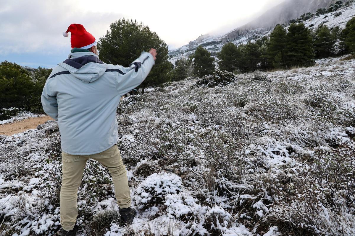 Ligera nevada en la Sierra de Aitana