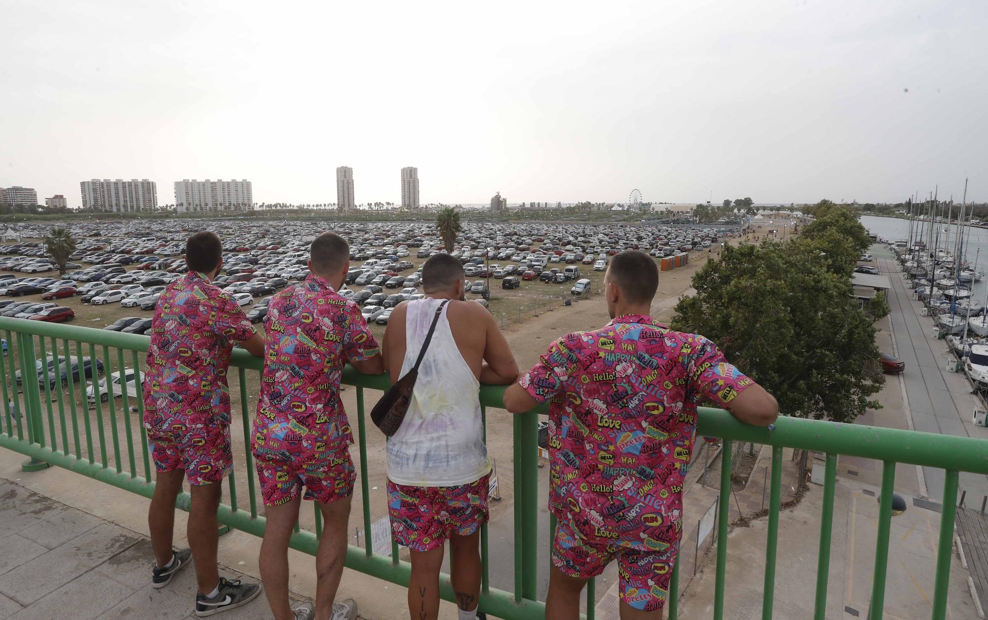 Los acampados en el Medusa comienzan a abandonar Cullera