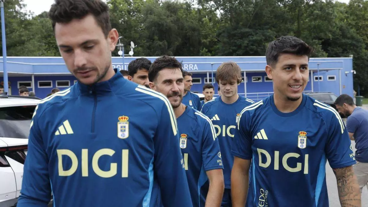 Uno de los héroes del ascenso seguirá jugando para el Real Oviedo una temporada más