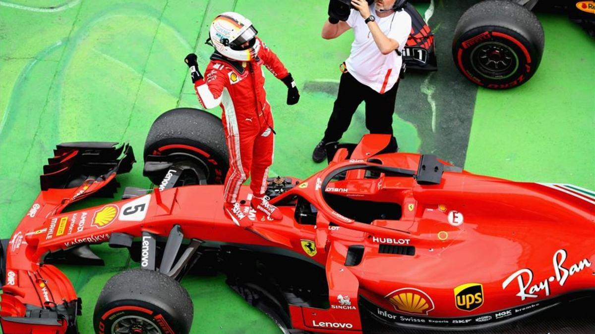 Vettel celebrando la victoria